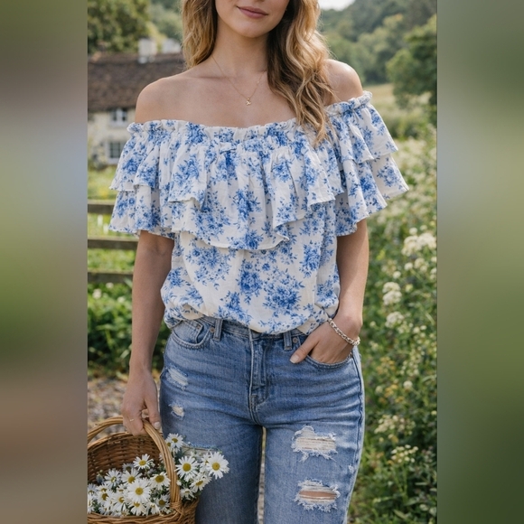 Flying Tomato Tops - NWT Flying Tomato Floral Blue and White Off-Shoulder Top Size Large